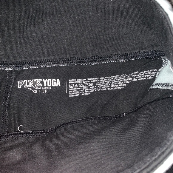 VS PINK cropped yoga pants - Picture 2 of 5